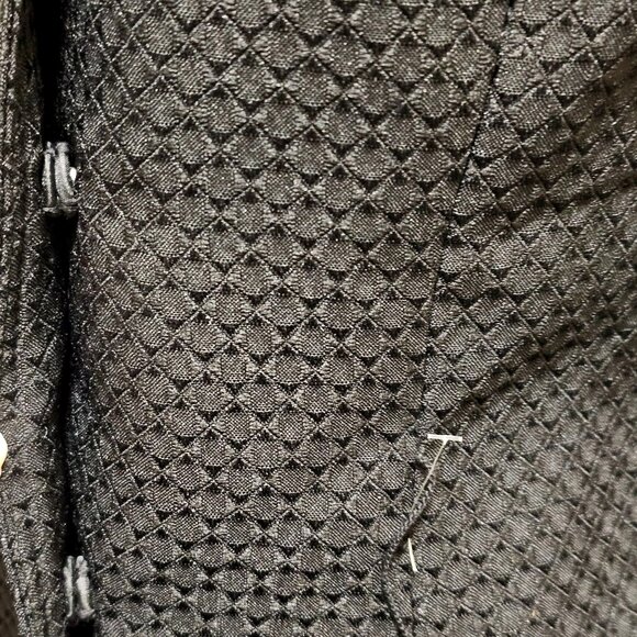 Vintage Style Textured Sleeveless Top With Oversized Collar & Button Detail In B - Picture 6 of 11